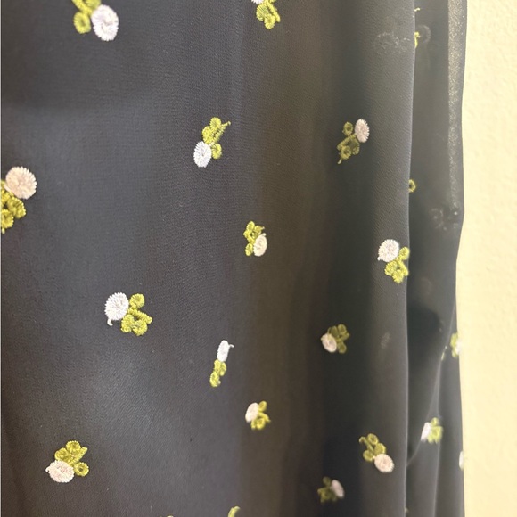 CAbi Black Floral Blouse, size L - Picture 5 of 5